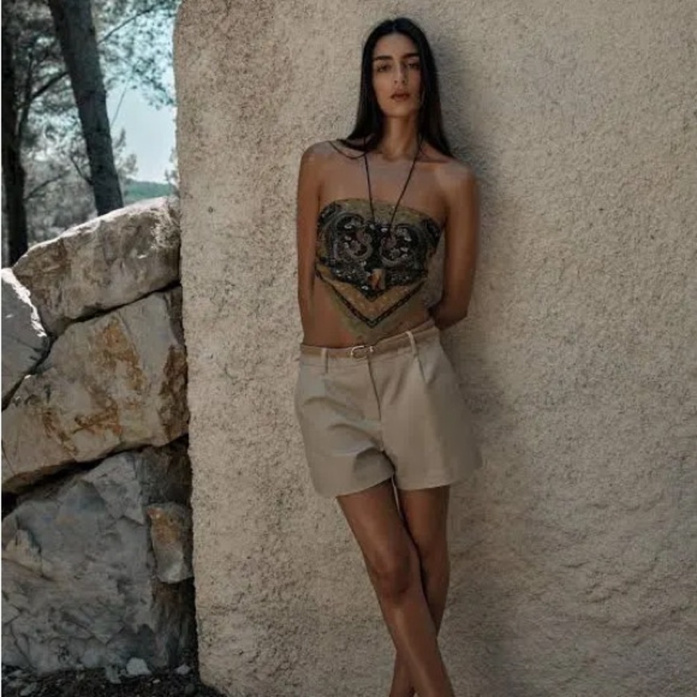 Zara Tan/Beige/Kahki/Nude Mid-Rise Bermuda tailored shorts size small